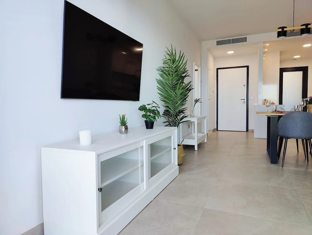 Sunset Cliffs Apartments Tower 1