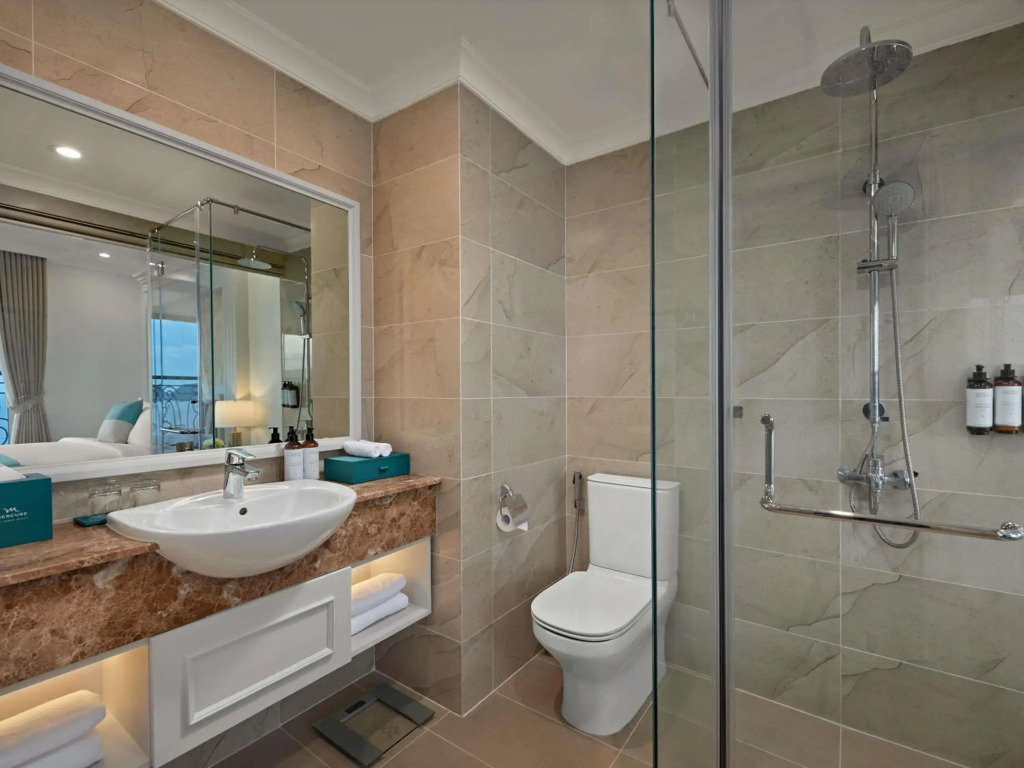 Skylight Hotel