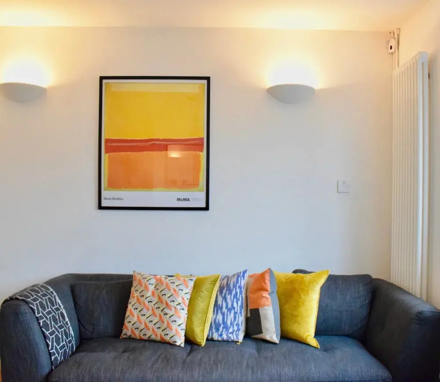 2 Bedroom Flat With Balcony in Homerton