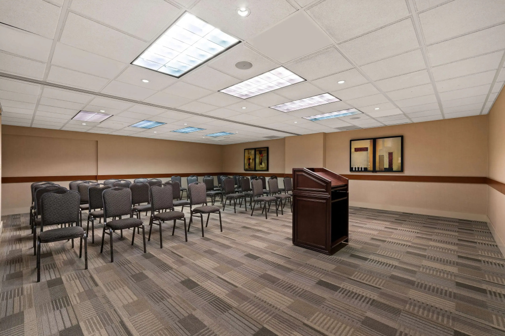 Best Western Plus Orangeville Inn & Suites