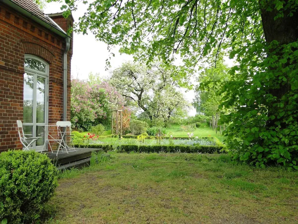 Spacious Apartment With Garden in Boisendorf