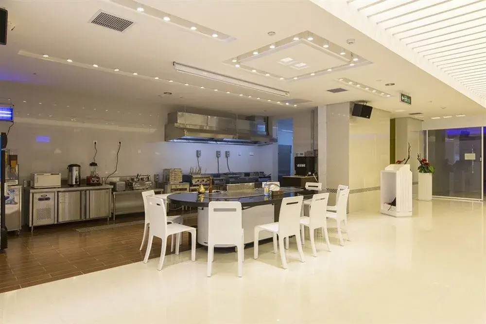 六星汽车宾馆(深圳龙岗中心城店)
