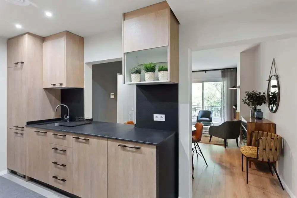 Designer 4 Bed Apt W Balcony Near Plaça Catalunya