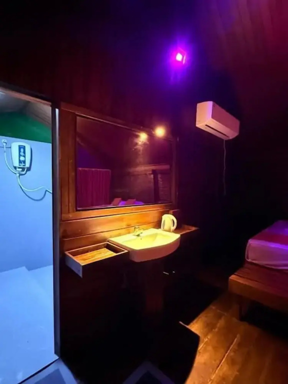 Kolla Watersong Eco Cabana resort