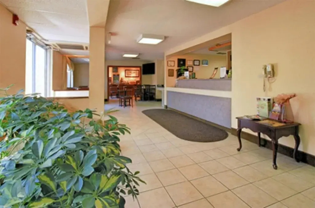 The Inn At Lenoxview Hotel