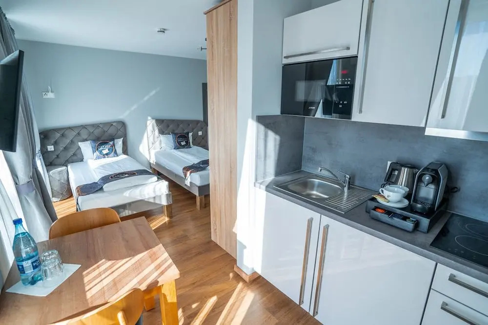Boardinghouse City Home - Living