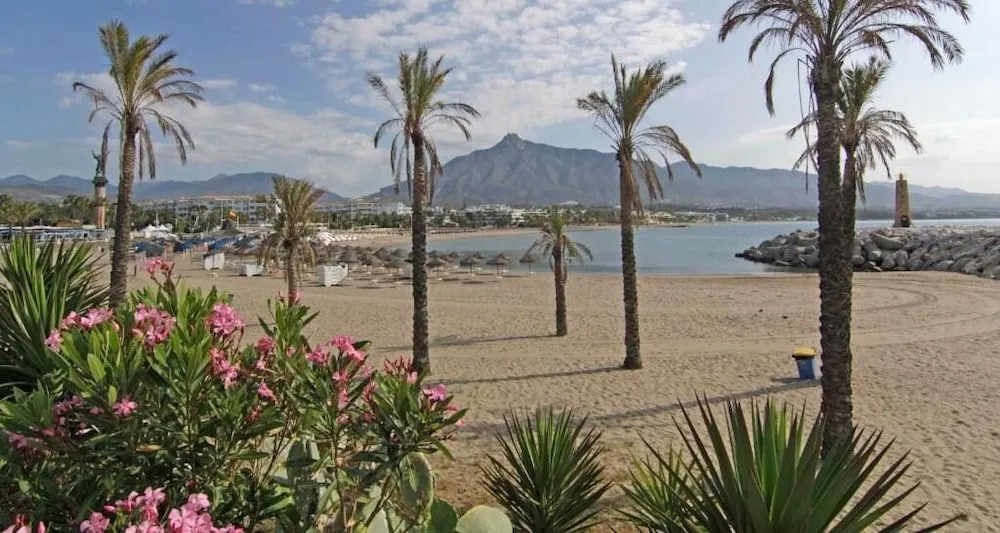 Banus Beach Studios