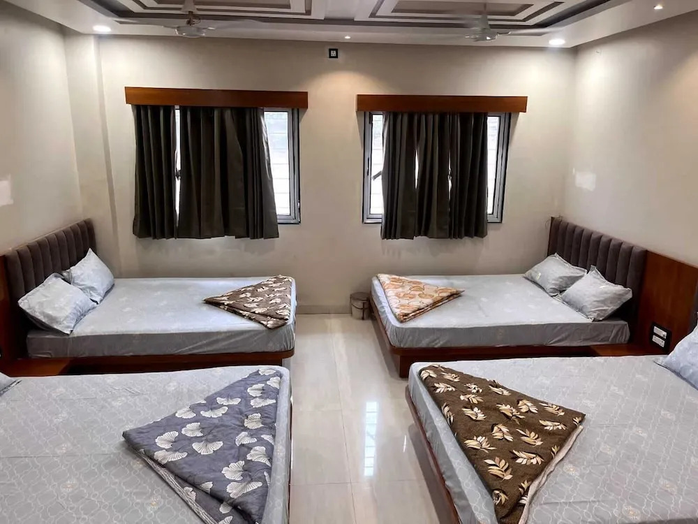 Purnima Hotel