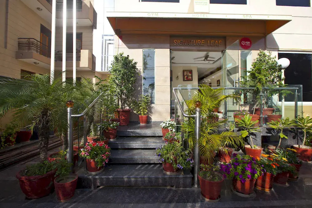 OYO Premium Medanta 2