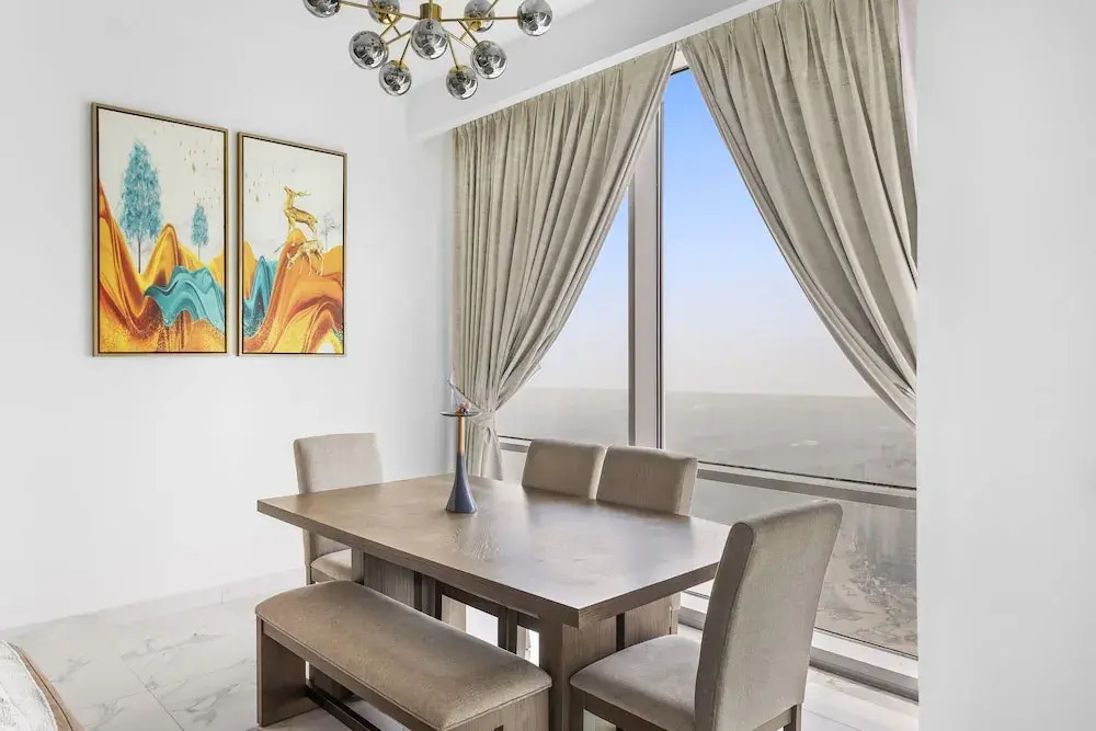 WelHome - Stunning 3BR Apartment with Balcony and Canal View