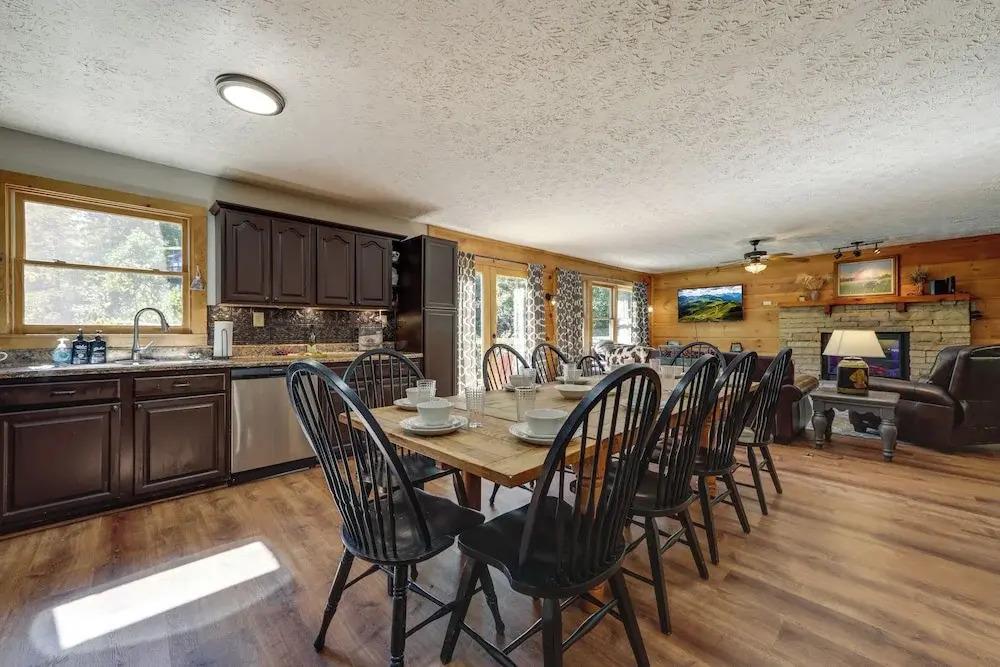 Pet-friendly Gatlinburg Retreat w/ Community Perks