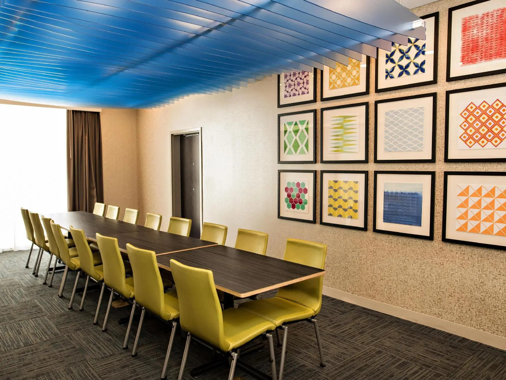 Holiday Inn Express & Suites Marietta