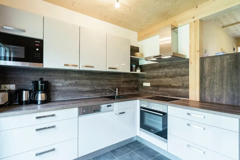 Appealing Chalet With hot tub