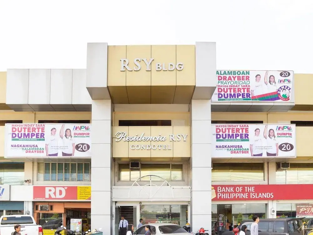 OYO 137 Residencia RSY Condotel