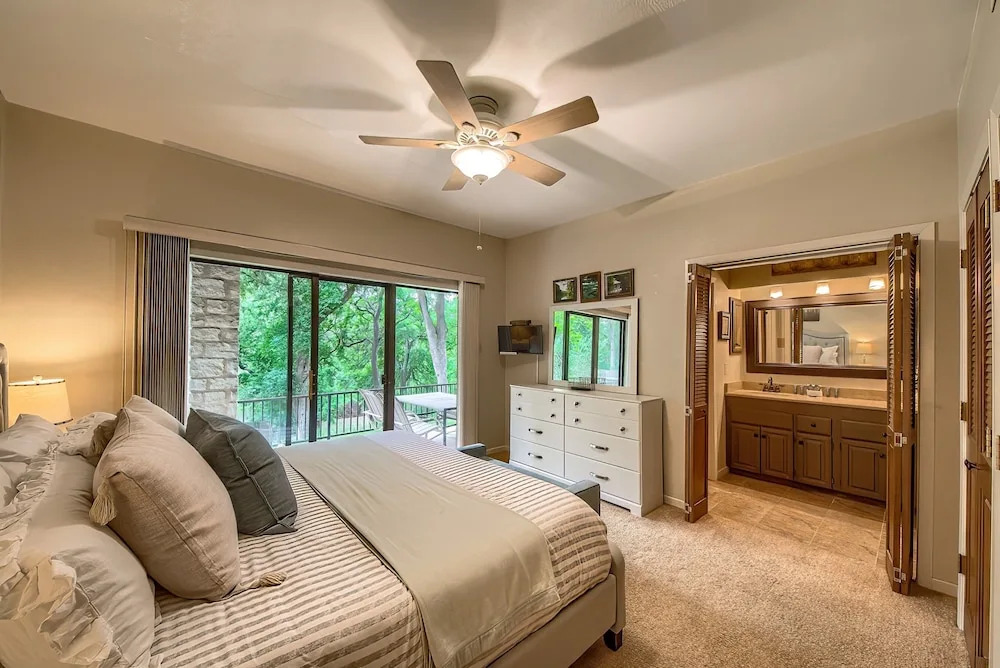 Cw C113 Comal Vista 3 Bedroom Condo by RedAwning