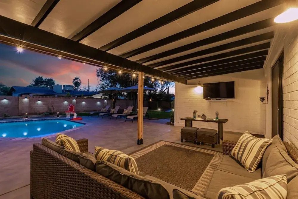 Glencove Mesa 4 Bedroom Home by RedAwning