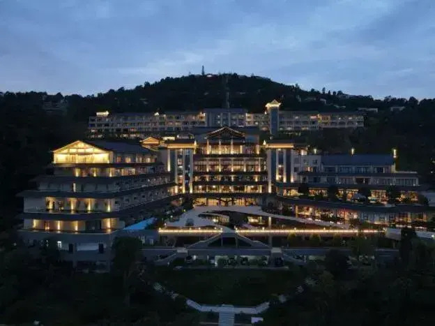 Wyndham Grand Plaza Royale Peach Blossom Hot Springs Resort