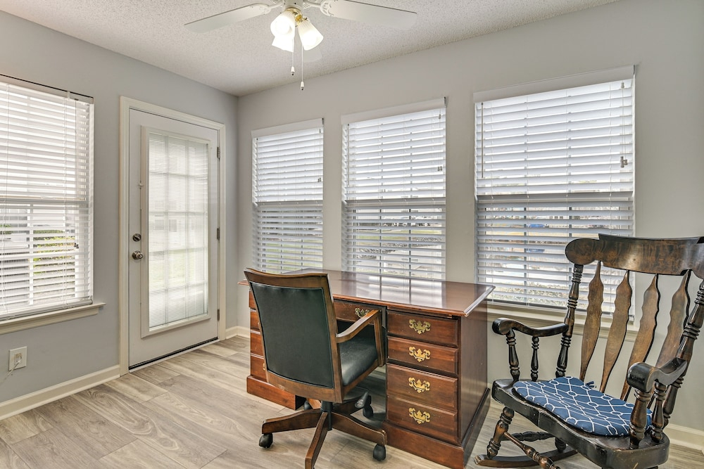 2 Mi to Shore: Surfside Beach Condo w/ Pool Access