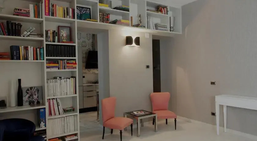 Giardini Wallcoverings Official Apartment