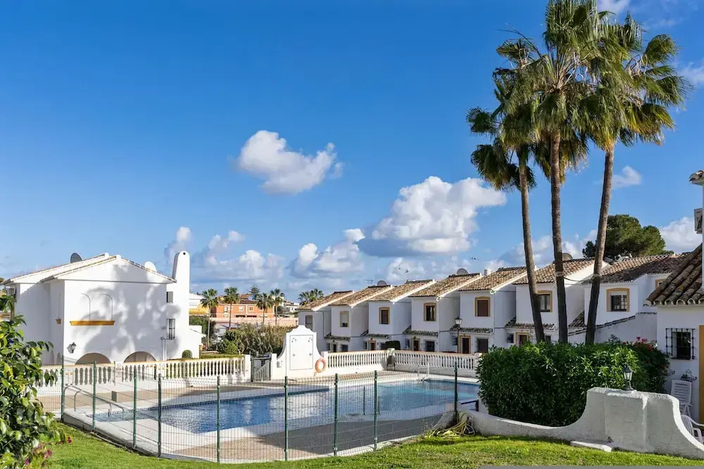 La Campana Apartment With Pool - Ref 60