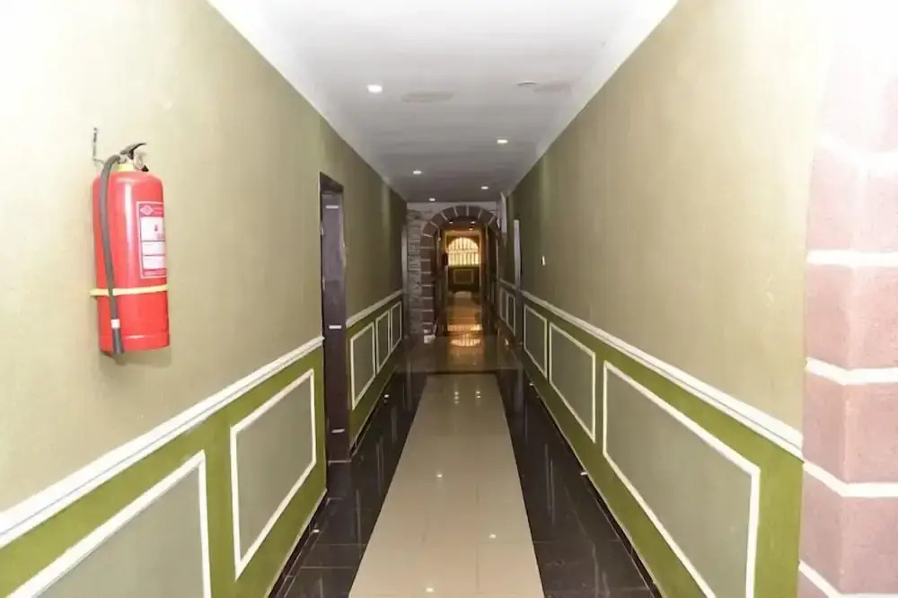 Rosrit Hotel and Suites