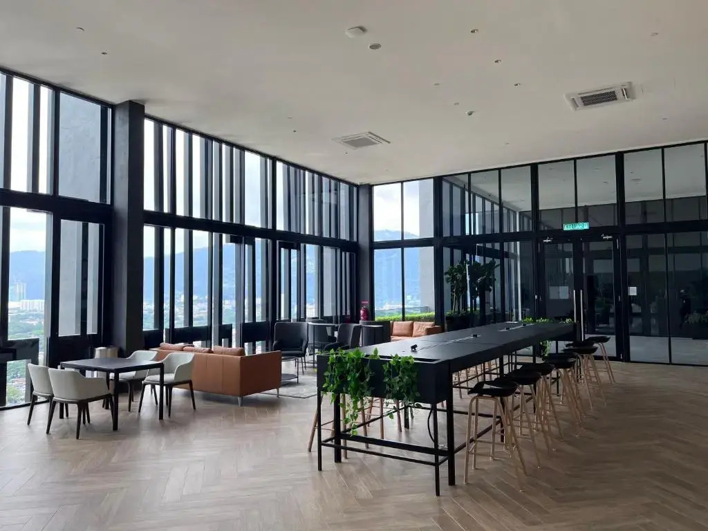 Contemporary & Stylish Suite#Georgetown#Sky Pool#2 BR, Living Room with Double Bed