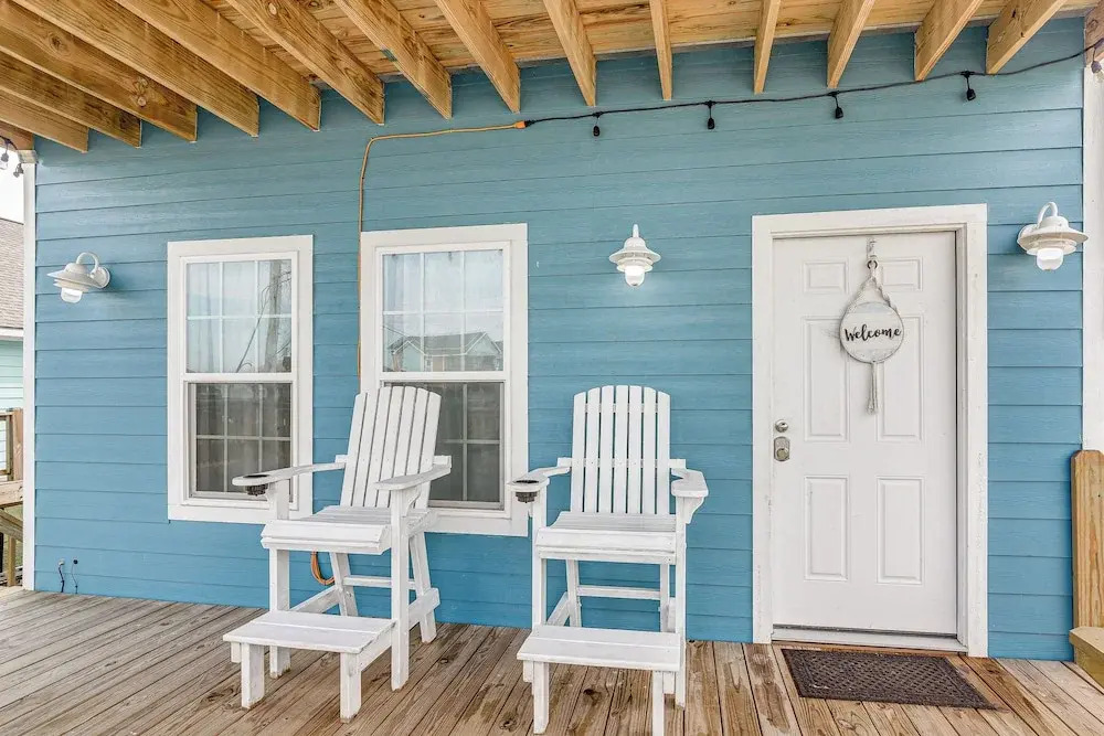 Walk to Gulf: Ocean-view Home in Crystal Beach!