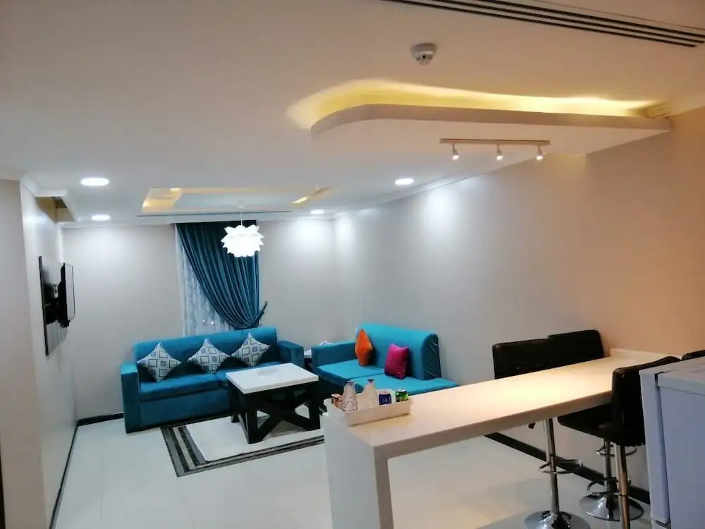 Grand Lily Hotel Suites