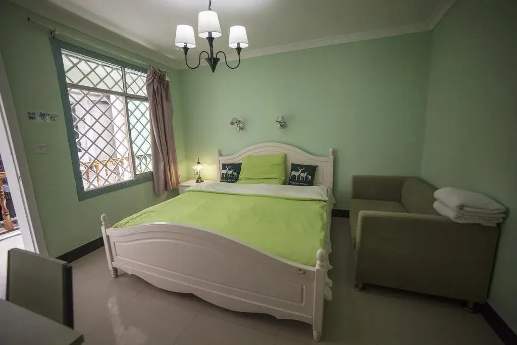 Fenghuang Slowly Time Inn
