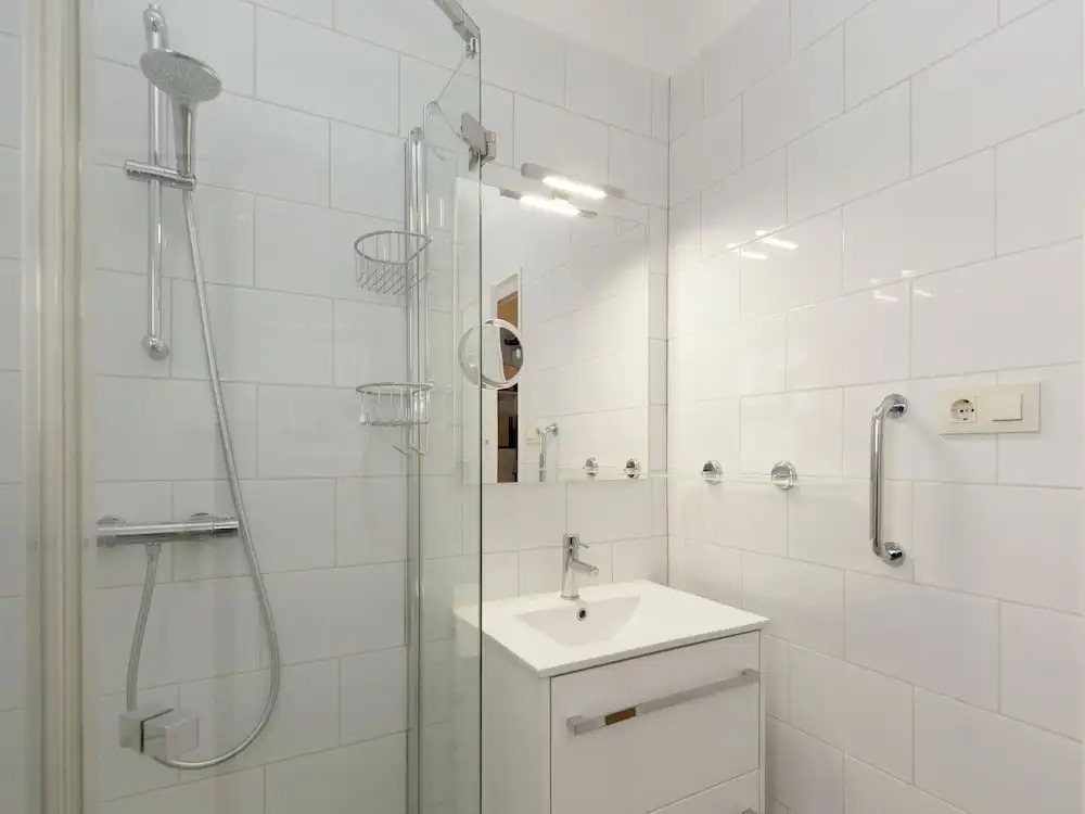 Cozy Apartment in Roses with Sea Nearby