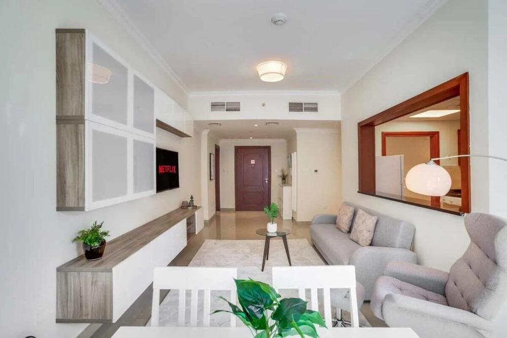 Spacious & Bright Apt In Marina, Sleep 6!
