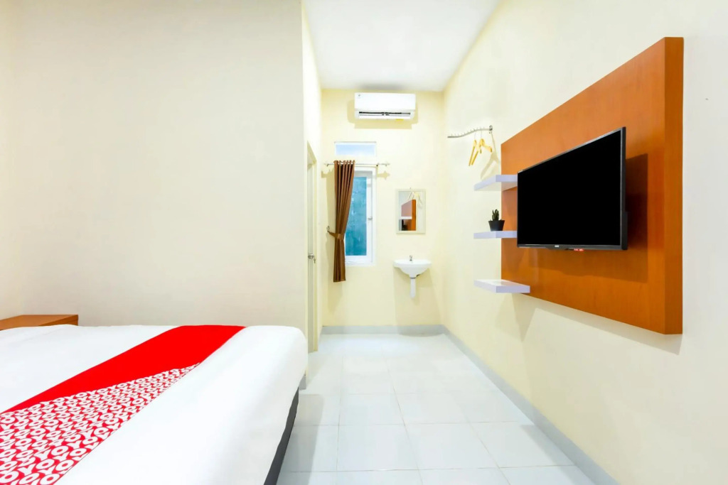 OYO 2008 Sellinas Family Residence Syariah