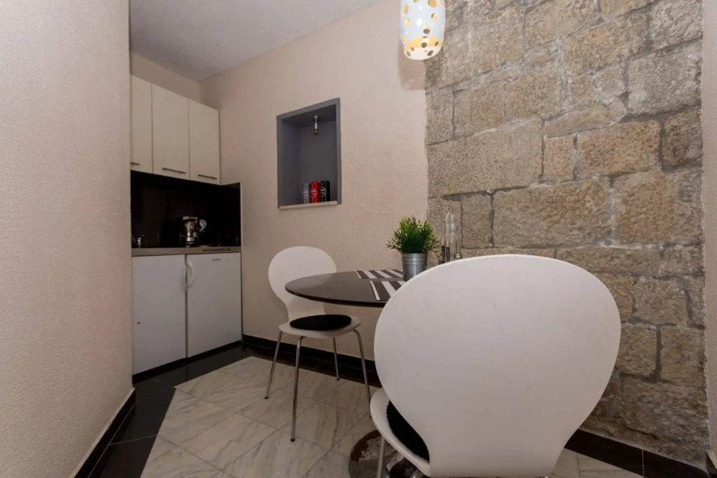 Apartments and Rooms Marino