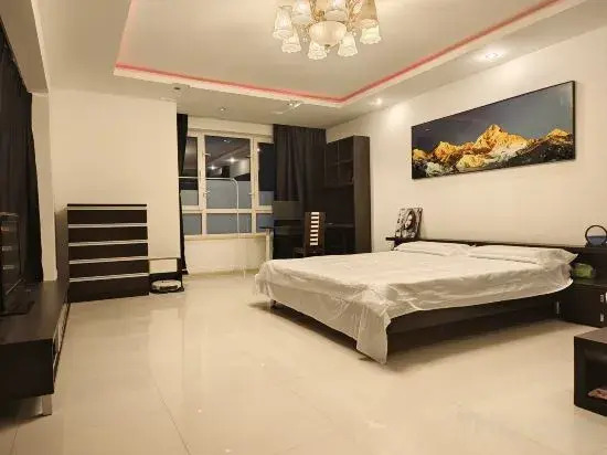 Banshan Hot Spring Homestay (Jingyuetan Subway Station Branch)