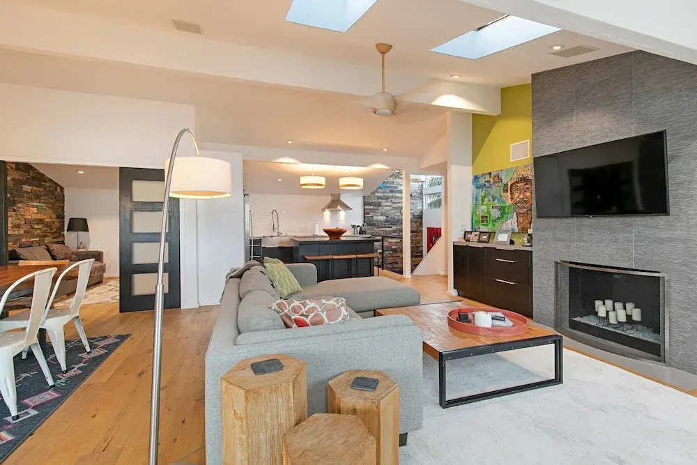 Designer Beach Condo w/ Pool, Spa & Tennis condo