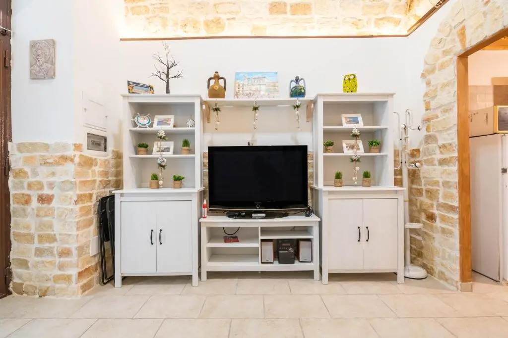 Sea front historic house in the heart of old town, inside torrione aragonese