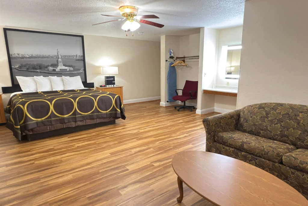 Super 8 by Wyndham Anderson/Clemson Area