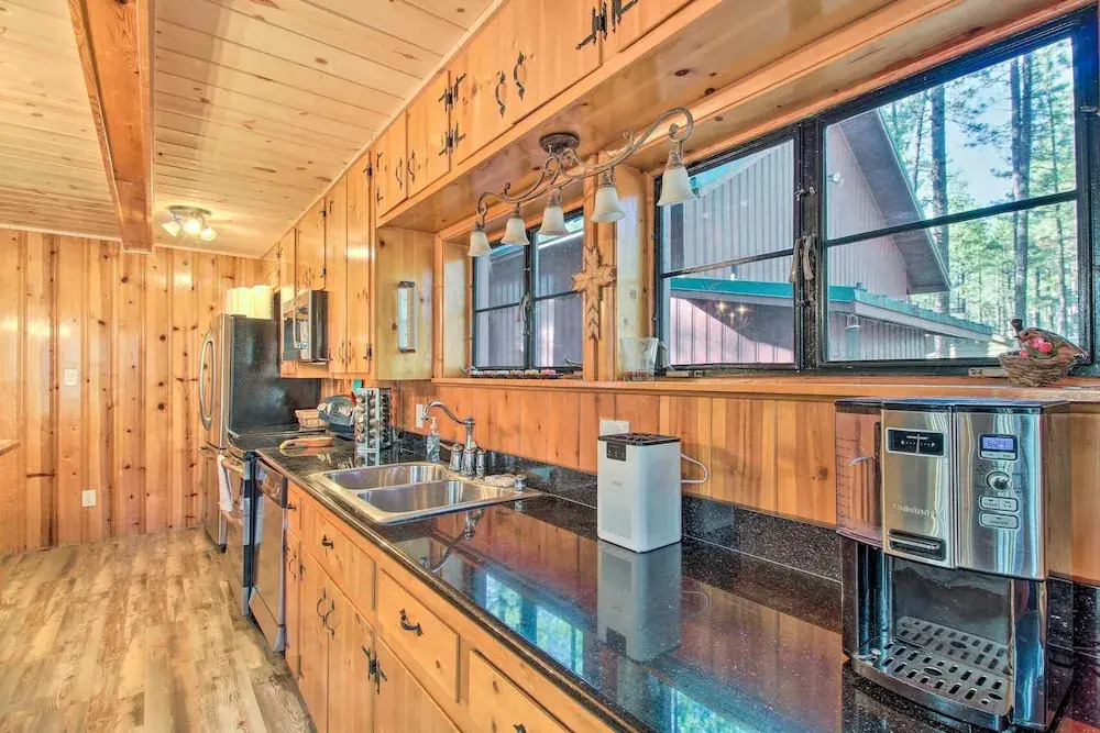 Furnished Patio & Fire Pit: Pinetop Cabin
