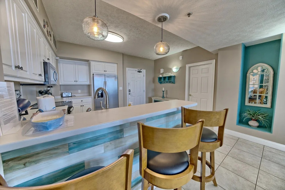 Amazing Tropical Condo with Complimentary Beach Chairs and Umbrellas - Unit 0706 by RedAwning