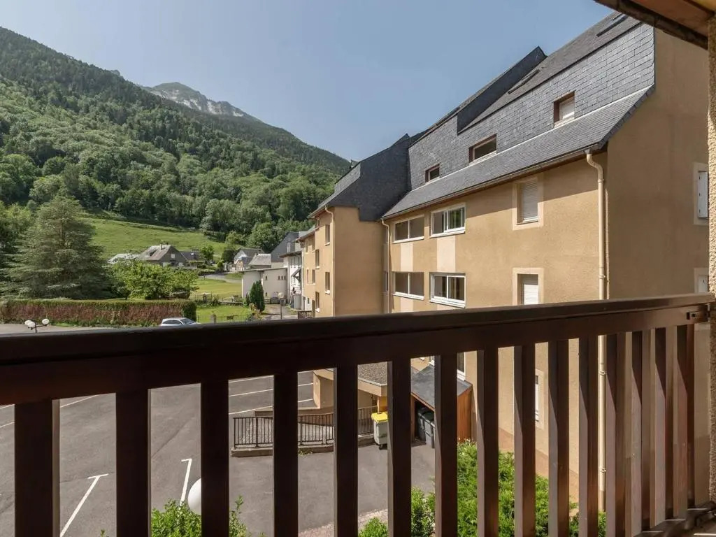 Appartement cosy avec balcon et parking à Saint-Lary - FR-1-296-138