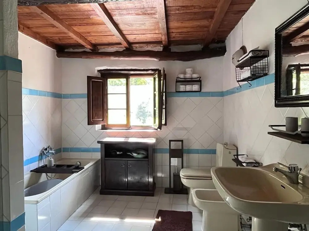 Casale Rustico con Piscina Privata e Ampio Parco
