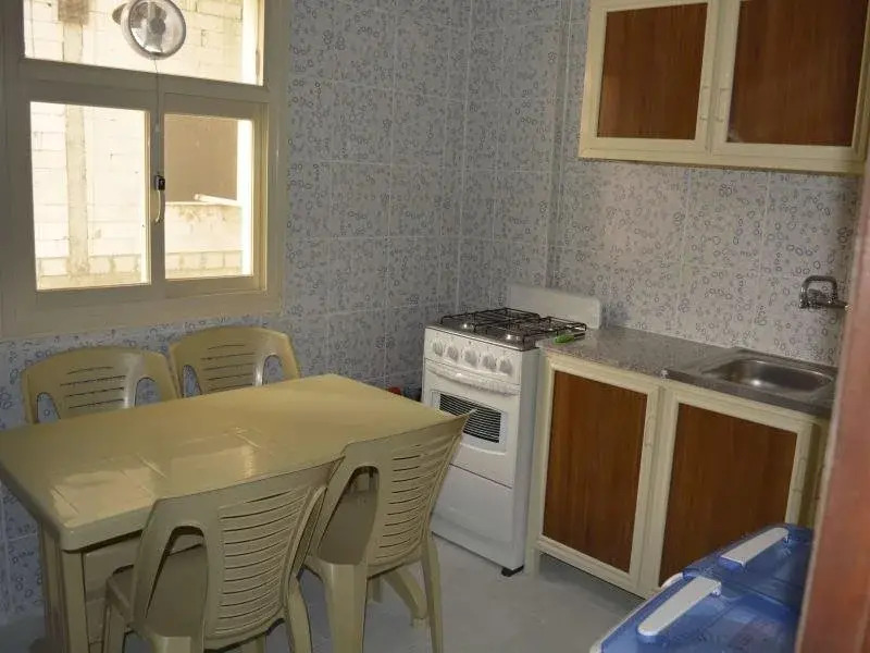 Leader Apartments