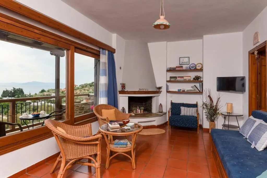 Seaside House with view over Pagasitikos