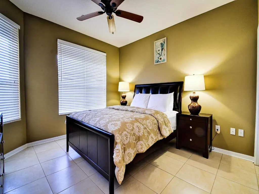 Island Key Condos 302
