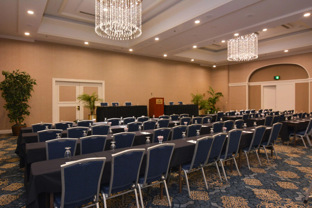 Hilton Palm Beach PBI