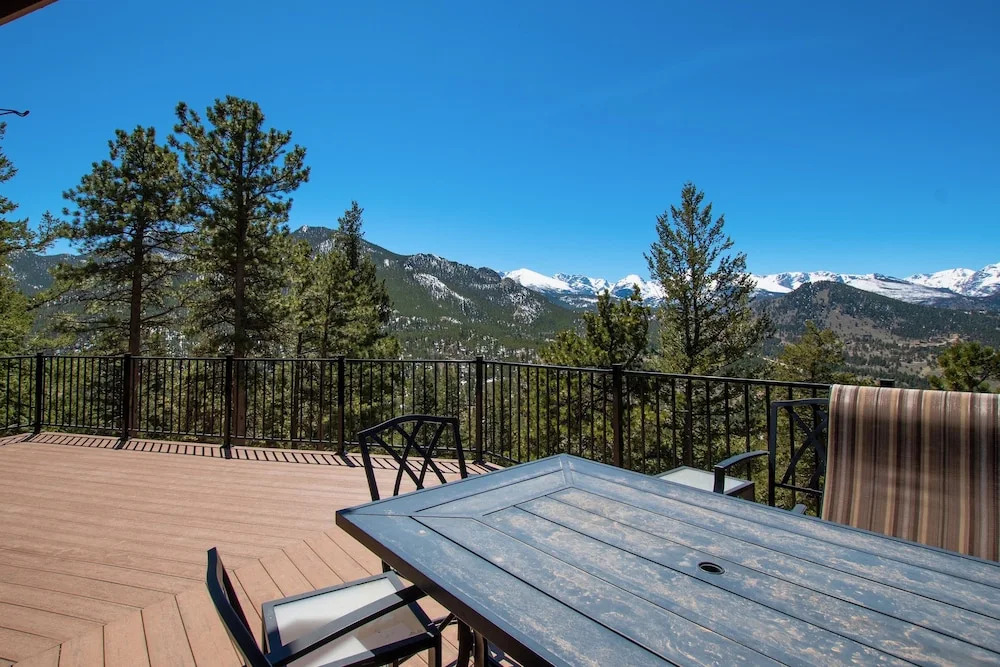 Macmillan Dog-friendly Vacation At Windcliff 4 Bedroom Home by RedAwning