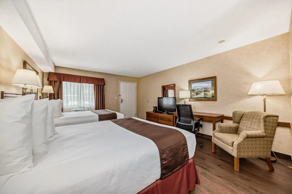 Stony Plain Inn & Suites