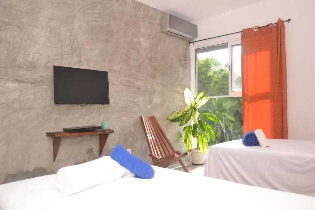 Relaxing comfortable jungle view Eklum Villa Rivera Maya Puerto Morelos POOL AC GYM GATED COMMUNITY