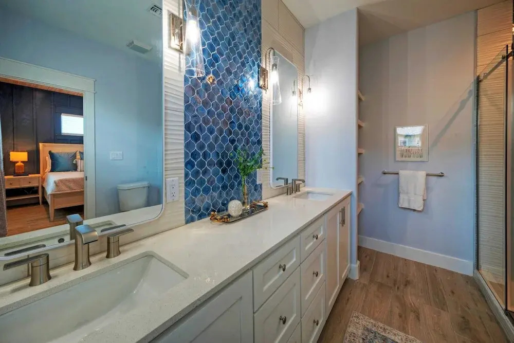 Coastal Retreat w/ Pool, Firepit, BBQ & Outdoor TV Lounge Deja Blue by Avantstay