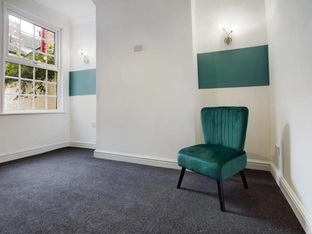 Contemporary 4BD Home nr Liverpool City Centre